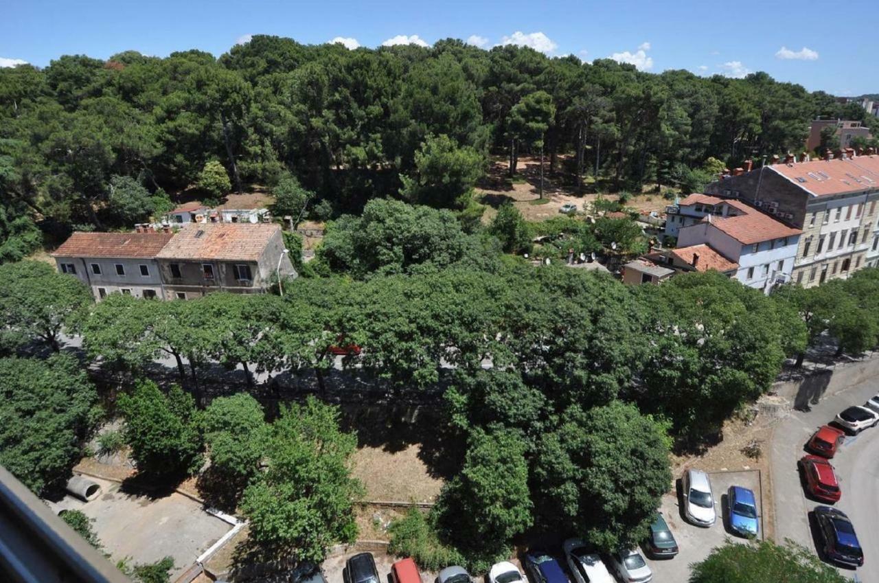 Pietas Iulia Apartment Pula Exterior photo